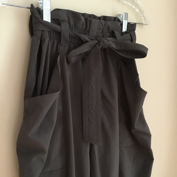 Athleta Skyline Belted Paper Bag Pants - Picture 4 of 9